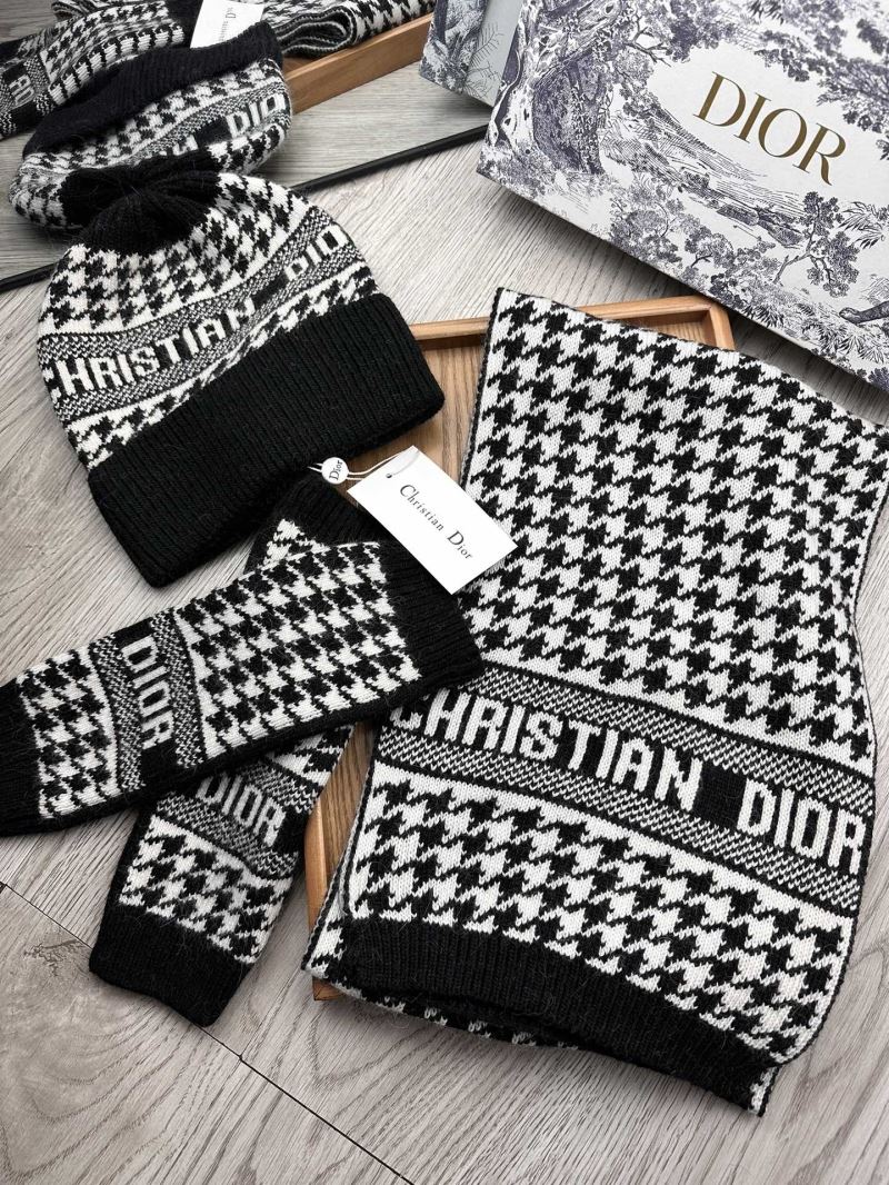 Christian Dior Caps Scarfs